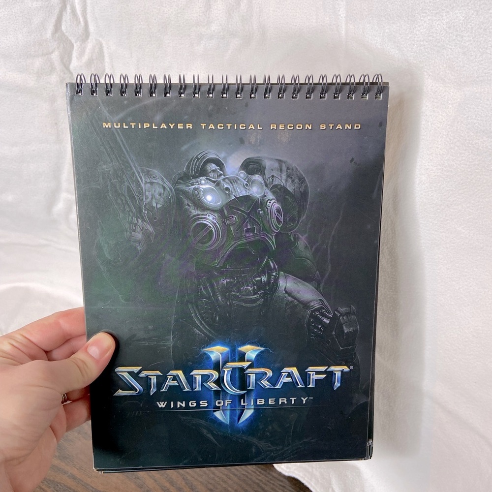 VTG Computer Game Star Craft Wings of Liberty Multiplayer Tactical Recon Stand